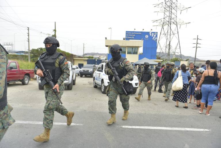 $!Soldados ingresan hoy al Centro de Privación de la Libertad Zonal 8, en Guayaquil (Quito).