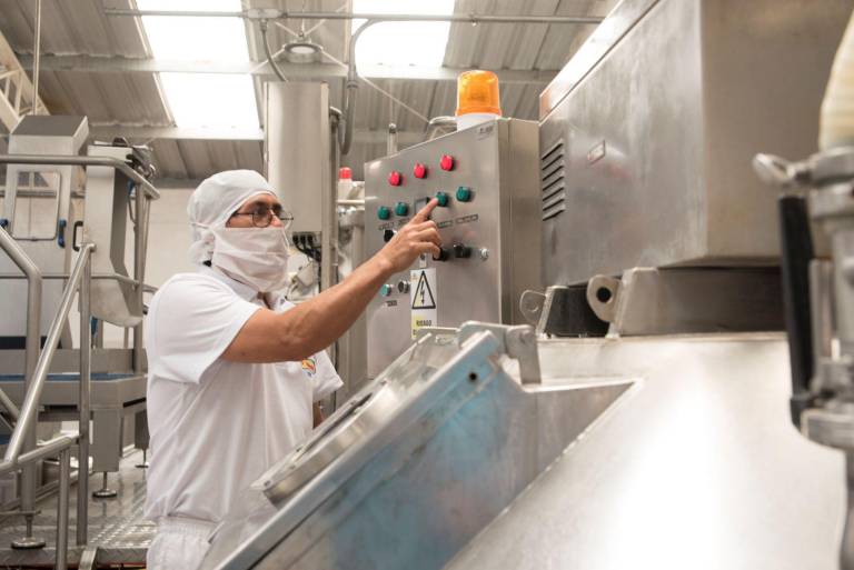 $!La Holandesa ha invertido cerca de 10’000.000 de dólares en el proceso de automatización de sus plantas de queso y yogurt.