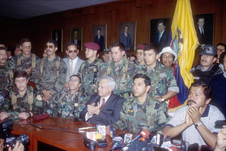 $!Lucio Gutiérrez formó parte del derrocamiento de Jamil Mahuad.