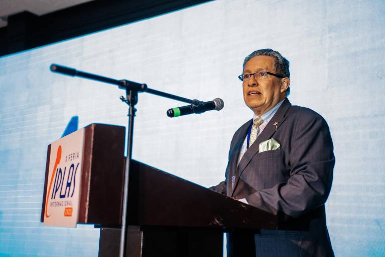 $!Jorge Mórtola, presidente de ASEPLAS, durante el acto inaugural de la Feria IPLAS.
