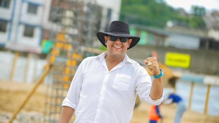 Vicko Villacís enfrenta cargos por lavado de activos y señalamientos sobre el incendio en la Refinería de Esmeraldas