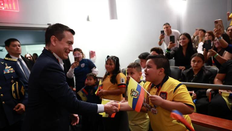 Migrantes ecuatorianos protestan durante visita de Daniel Noboa en Nueva York