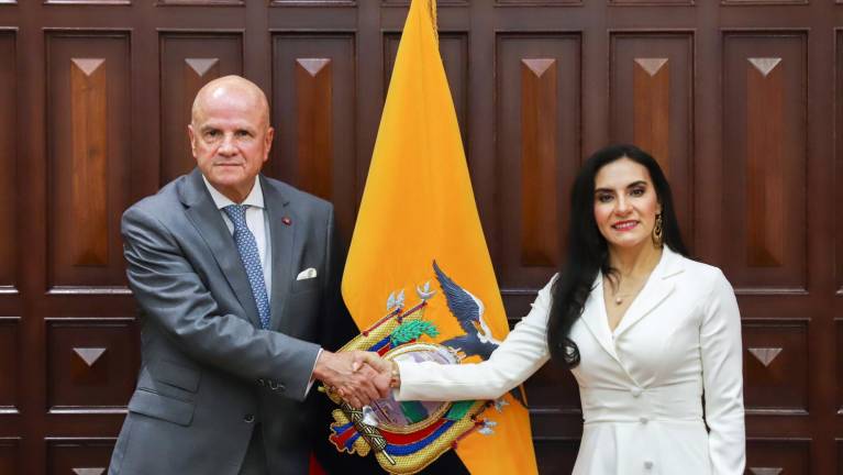 La vicepresidenta electa Verónica Abad y el segundo mandatario, Alfredo Borrero, sostienen encuentro en el marco de la transición gubernamental