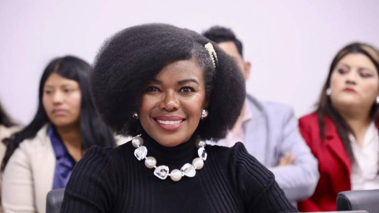 Paola Cabezas abandona la RC.