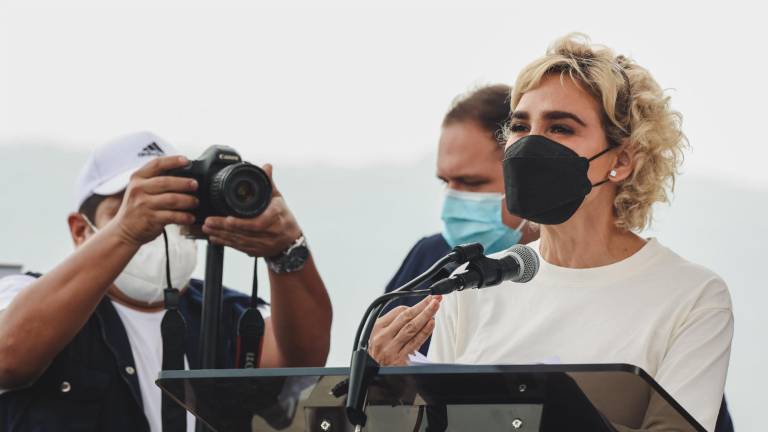 Cynthia Viteri propone que los ciudadanos porten armas para defenderse de la delincuencia