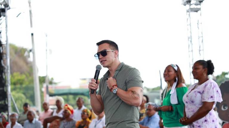 Noboa emite reglamento para mujeres emprendedoras: incluye becas y financiamiento