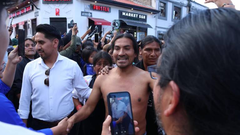 Once personas procesadas por terrorismo tras quema de cuartel en Otavalo quedan en libertad