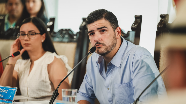 Alcalde de Guayaquil, Aquiles Álvarez, critica exclusión del municipio en el proyecto del Quinto Puente