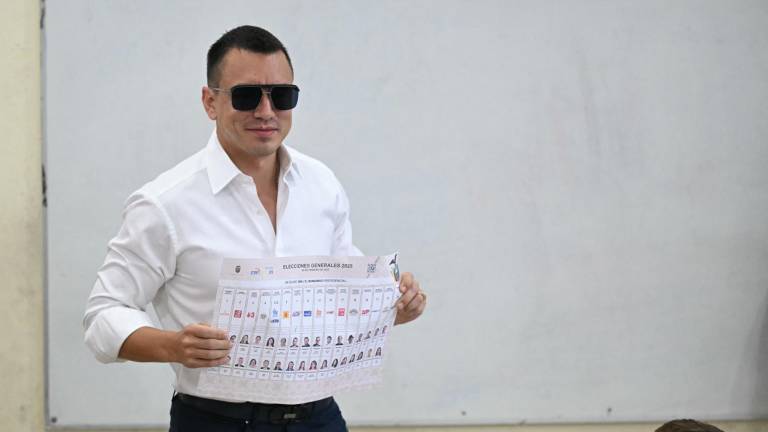 Elecciones Ecuador 2025: Presidente-candidato Daniel Noboa ejerció su derecho al voto en Olón, provincia de Santa Elena