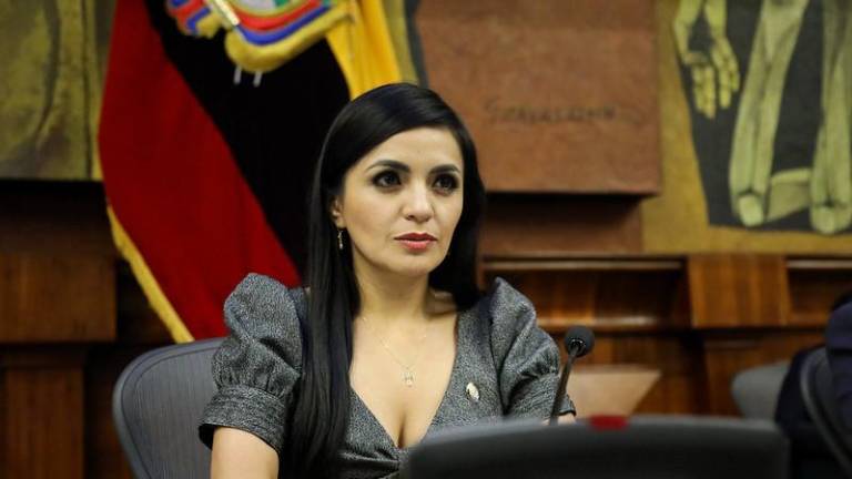 Pleno conforma comisión para sustanciar denuncia contra la segunda vicepresidenta, Yeseña Guamaní