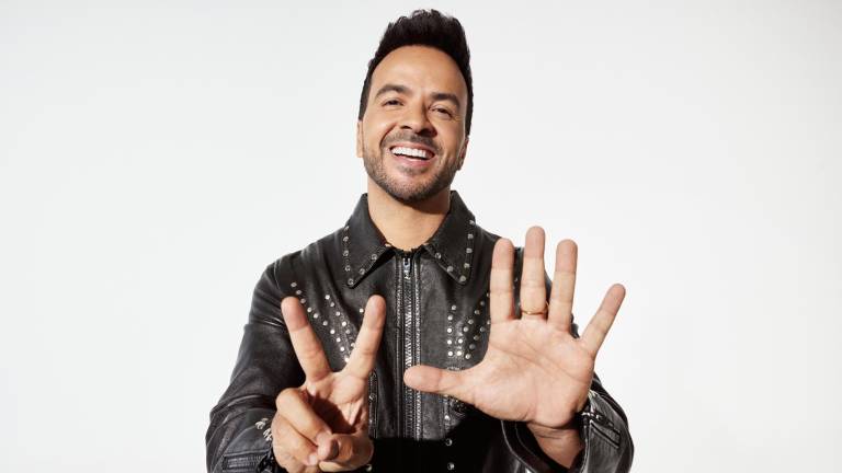 Fotografía cedida por Elastic People donde aparece el cantautor puertorriqueño Luis Fonsi quien estrenó este viernes su nuevo álbum, 'El Viaje'.