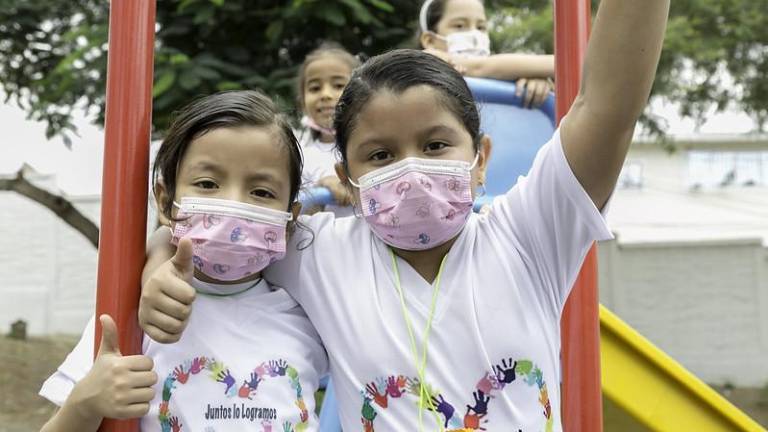 El 25 % de los colegios en Ecuador están en actividad presencial