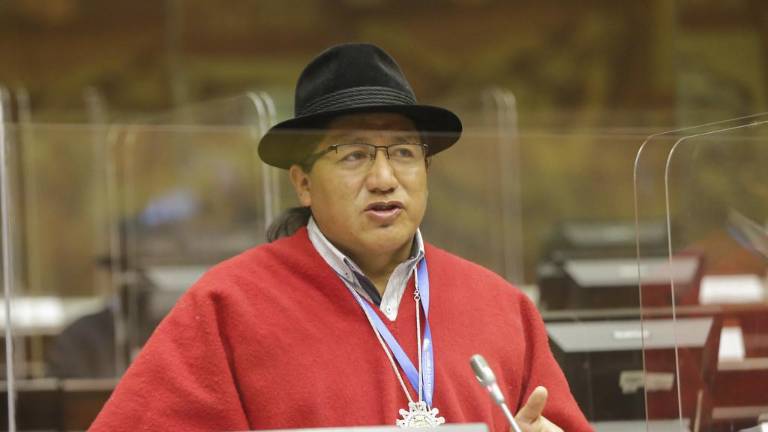 Asambleísta José Chimbo se pierde en votación de informe final de aborto por violación