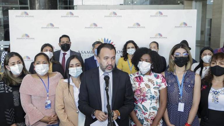 Bancada de UNES y expresidente Correa se pronuncian por atentado contra Fernando Villavicencio