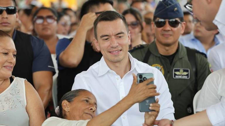 Daniel Noboa reduce el IVA al 8% por el feriado del 10 de Agosto: ¿qué servicios tendrán descuento?