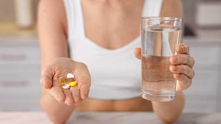 ¿Qué vitaminas necesita una mujer? Una experta explica cuáles son las más importantes