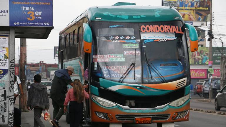 Buses urbanos seguirán operando parcialmente este miércoles en Quito
