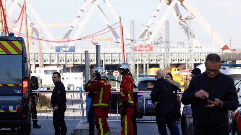 Hallan una bomba de la II Guerra Mundial que paralizó este viernes la mayor estación de trenes de París