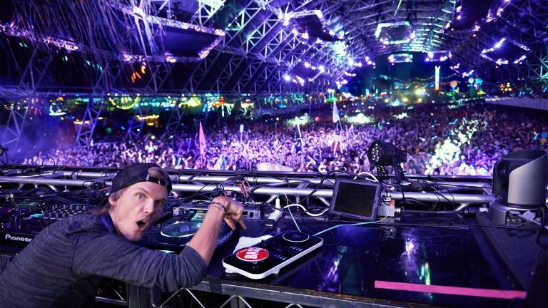 Célebre DJ Avicii muere a los 28 años