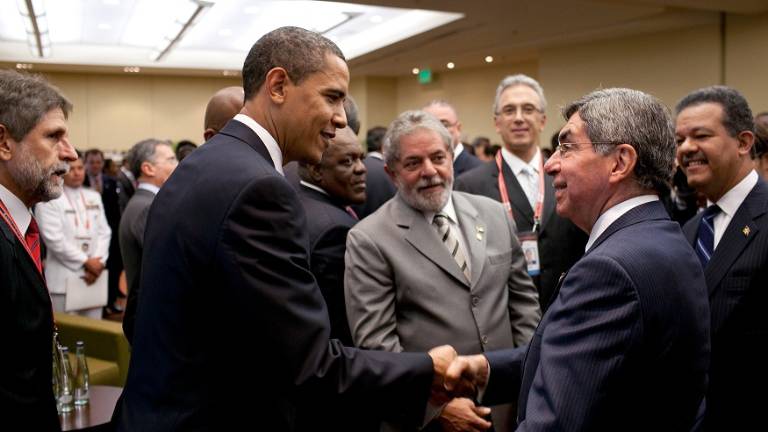 Premio Nobel de la Paz, Óscar Arias, acusado de asalto sexual