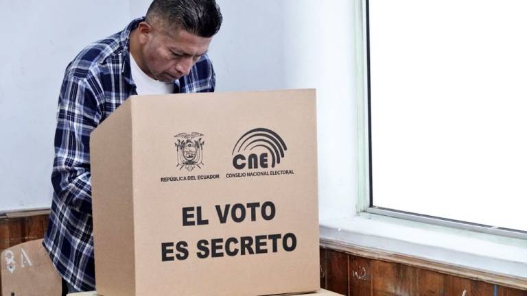 Ecuador arranca 2021 con un optimismo ambivalente electoral y pandémico
