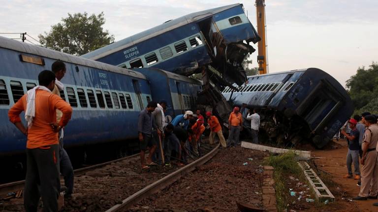 Accidente de trenes en India deja 21 muertos y 203 heridos