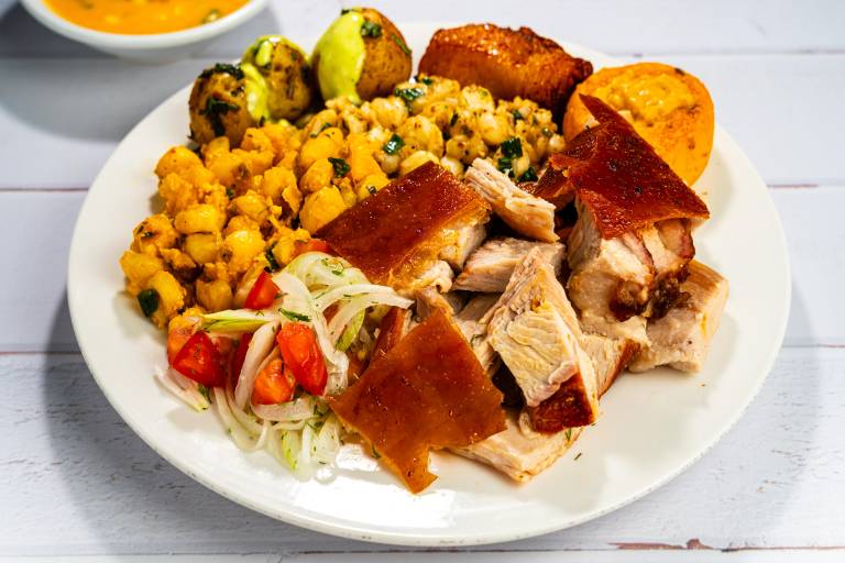 $!Una receta heredada entre generaciones mantiene vivo el sabor de la cocina cuencana.