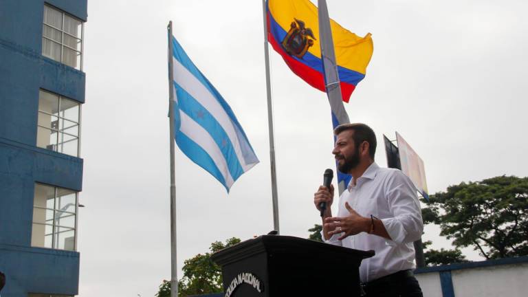 Gobernador de Guayas arremete contra Alcaldesa de Guayaquil: hacer campaña con el dolor ciudadano no es correcto