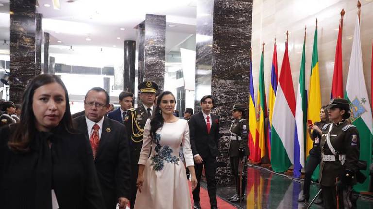 Verónica Abad comparece ante la Asamblea para exigir acción tras su suspensión como Vicepresidenta