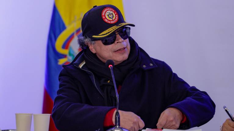 El mandatario de Colombia, Gustavo Petro, en un consejo de ministros que celebró en la localidad de Ipiales, en el departamento de Nariño, fronterizo con Ecuador, este lunes 13 de abril.