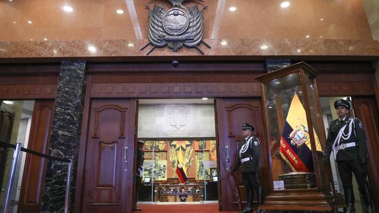 El relevo en el Legislativo está programado para este miércoles 14 de mayo.