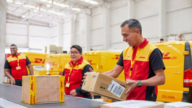 DHL Ecuador optimizó rutas y amplió su capacidad de distribución para atender la creciente demanda del comercio electrónico, según el Estudio de Transacciones No Presenciales en Ecuador.