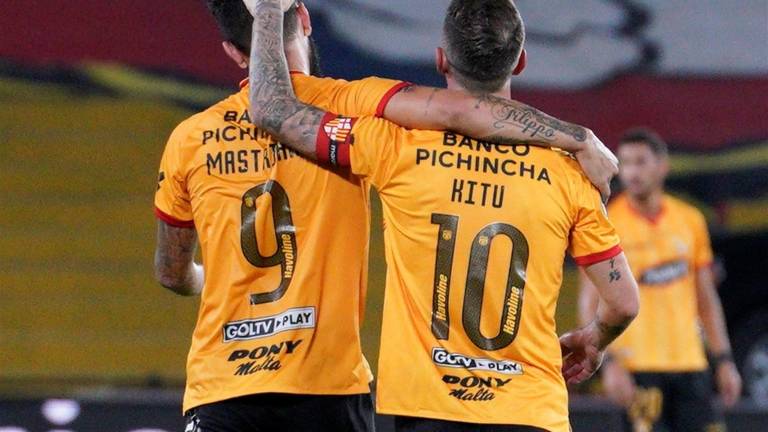 Solos nos queda Barcelona, el increíble efecto del grupo canario en toda América