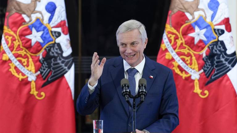 Gobierno de Kast propone elevar la jornada laboral hasta las 52 horas semanales en Chile