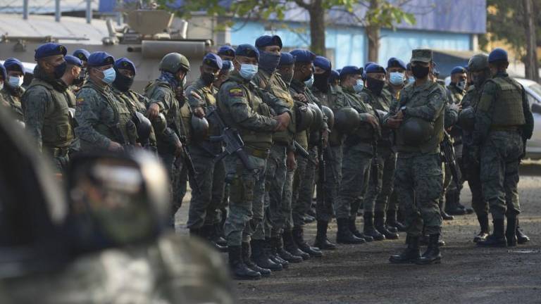 Con fusiles y escopetas, militares refuerzan control de Penitenciaría donde barbarie deja 68 muertos