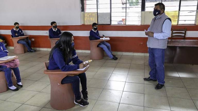 Esto se detalló sobre el 'bono de la pandemia' que recibirán 10.000 maestros fiscales