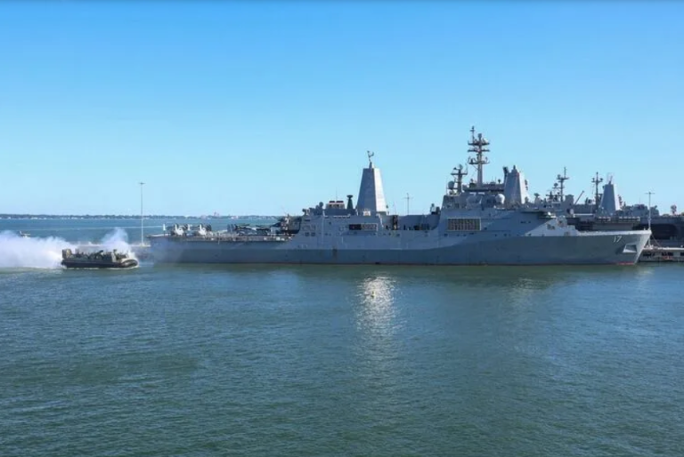 $!USS Iwo Jima, el buque que lidera el grupo anfibio que se dirige al Caribe Sur.