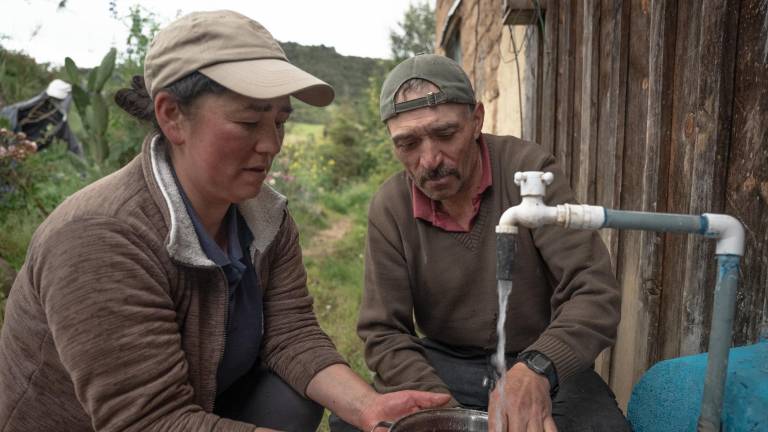 Tres de cada 10 personas en Ecuador no cuentan con agua segura y están propensas a consumir agua contaminada.