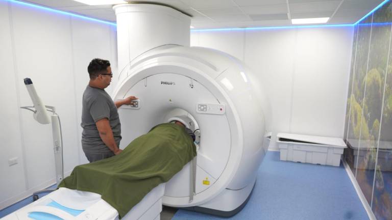 El nuevo resonador de la Clínica Milenium cuenta con un software para realizar estudios de mamas de manera específica.