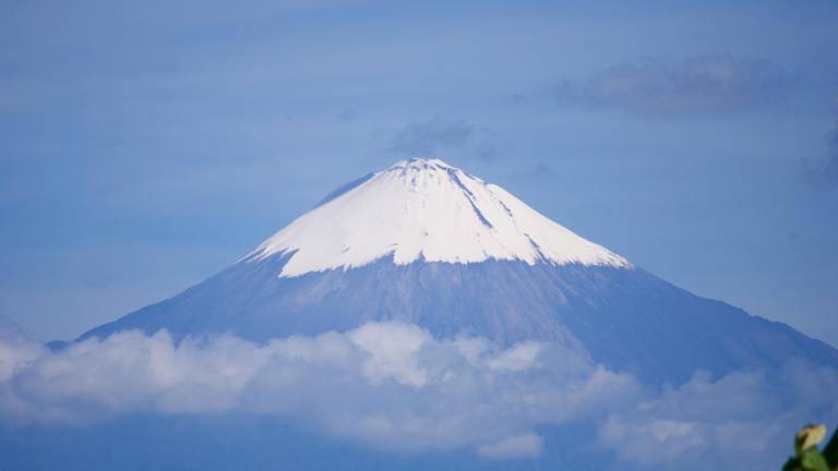 Volcán Sangay genera 22,5 explosiones por hora, según el Instituto Geofísico