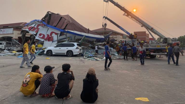 Terremoto de Birmania: Al menos 200 muertos y más de 700 heridos deja el desastre