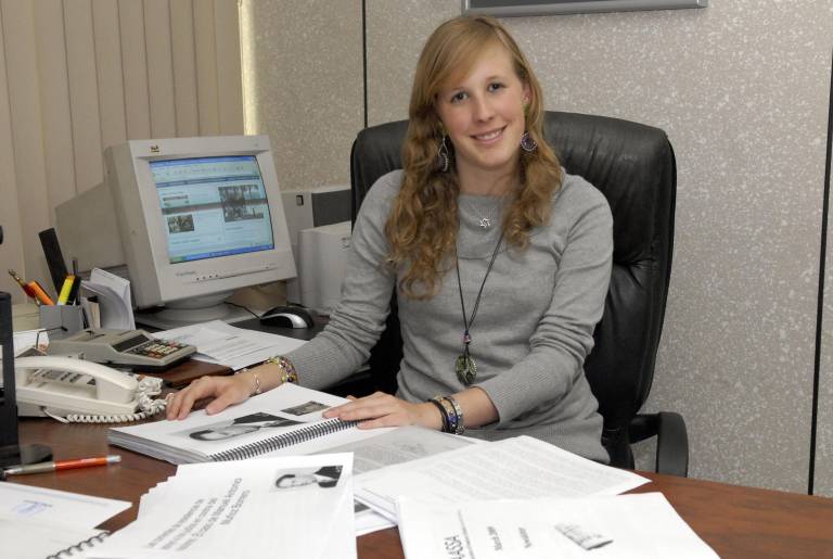 $!Daniela Dorfzaum, quien participó en la investigación, es nieta de sobrevivientes judíos.