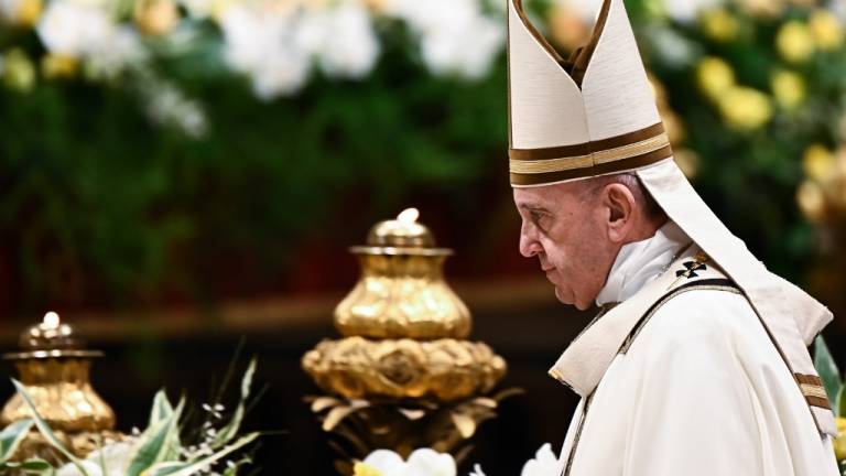 Papa pide superar el miedo durante su homilía en la Vigilia Pascual