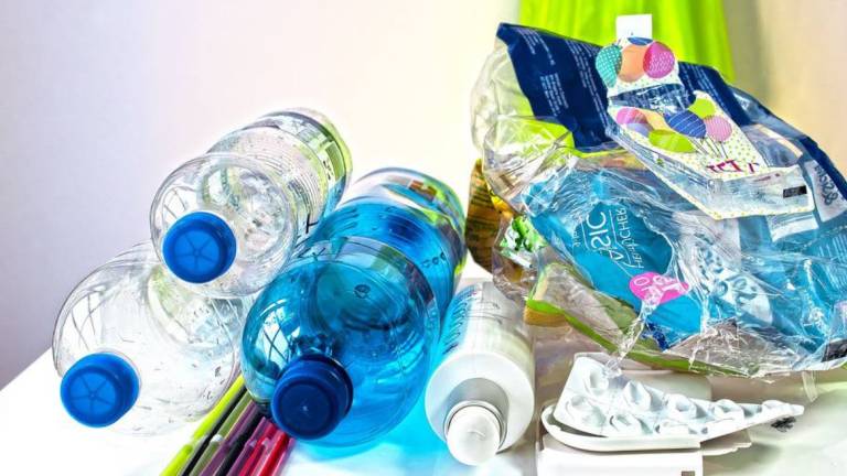 Asamblea aprueba normativa que regula la utilización de plásticos de un solo uso, incluye prohibiciones e incentivos