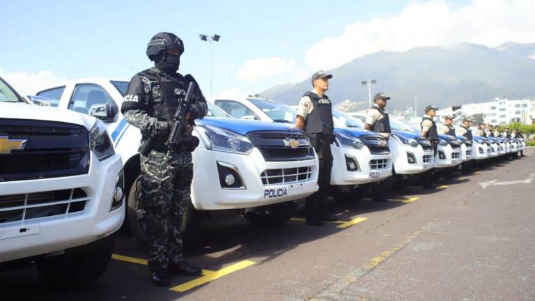 Mil policías adicionales operarán en Quito a partir de mayo, según ministro del Interior