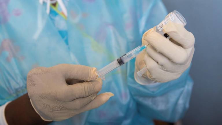 El país que ya está aplicando terceras dosis de vacuna contra la covid-19