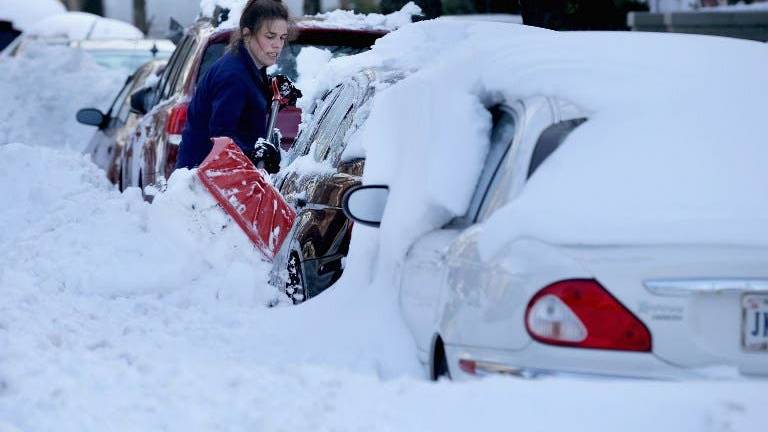 Fallecidos por tormenta Jonás asciende a al menos 37