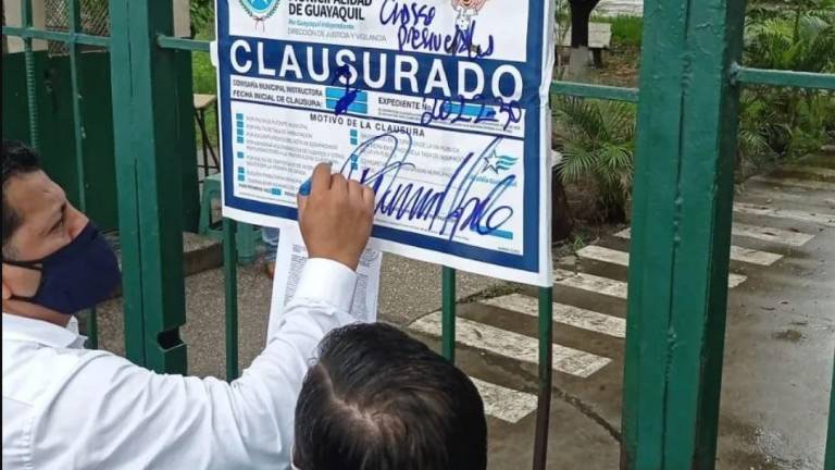 Clausuran colegios en Guayaquil; Alcaldesa, Ministra y el Gobierno hacen anuncios