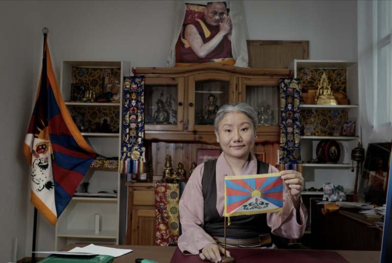 $!Thinlay Chukki es exiliada del Tibet, una de las minorías que denuncian hostigamiento y violaciones a los derechos humanos de China.