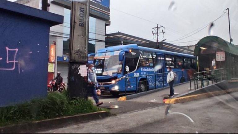Gremio del Transporte público de Quito suspende paralización y normaliza el servicio